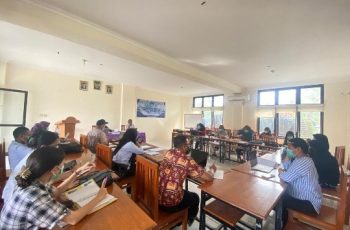 SOSIALISASI VISI DAN MISI PROGRAM STUDI PENDIDIKAN SEJARAH KEPADA DOSEN, TENDIK DAN MAHASISWA OLEH TIM PERUMUS